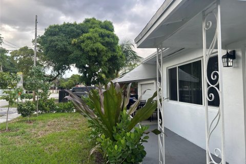 Villa ou maison à louer à North Miami, Floride: 3 chambres, 140.28 m2 № 2194769 - photo 5