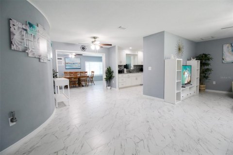Villa ou maison à louer à Sarasota, Floride: 3 chambres, 163.97 m2 № 2298778 - photo 6
