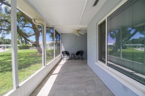 Villa ou maison à louer à Sarasota, Floride: 3 chambres, 163.97 m2 № 2298778 - photo 4