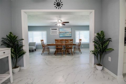 Villa ou maison à louer à Sarasota, Floride: 3 chambres, 163.97 m2 № 2298778 - photo 17