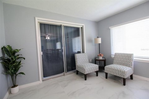 Villa ou maison à louer à Sarasota, Floride: 3 chambres, 163.97 m2 № 2298778 - photo 19