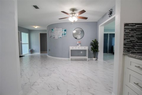 Villa ou maison à louer à Sarasota, Floride: 3 chambres, 163.97 m2 № 2298778 - photo 16