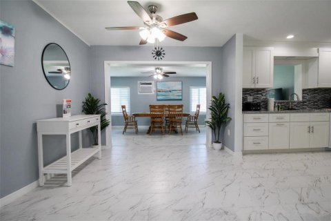 Villa ou maison à louer à Sarasota, Floride: 3 chambres, 163.97 m2 № 2298778 - photo 12
