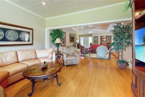 House in Haines City, Florida 3 bedrooms, 192.59 sq.m. № 1679586 - photo 16