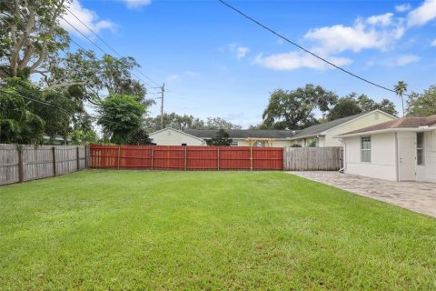 House in Dunedin, Florida 2 bedrooms, 91.04 sq.m. № 1913879 - photo 27