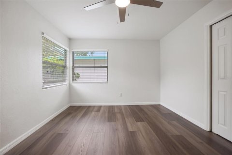 House in Dunedin, Florida 2 bedrooms, 91.04 sq.m. № 1913879 - photo 14