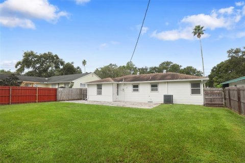 House in Dunedin, Florida 2 bedrooms, 91.04 sq.m. № 1913879 - photo 28