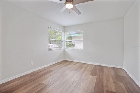 House in Dunedin, Florida 2 bedrooms, 91.04 sq.m. № 1913879 - photo 16