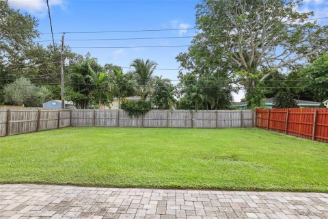 House in Dunedin, Florida 2 bedrooms, 91.04 sq.m. № 1913879 - photo 26
