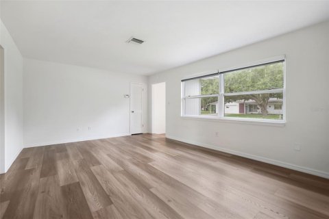 House in Dunedin, Florida 2 bedrooms, 91.04 sq.m. № 1913879 - photo 11