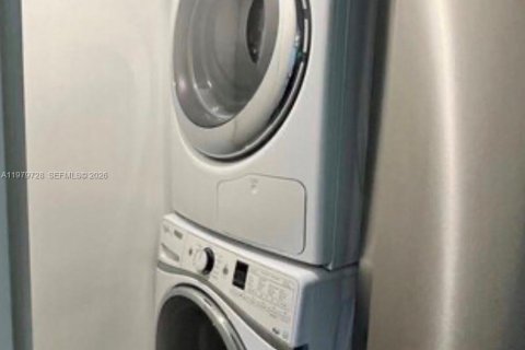 Снять в аренду кондоминиум в Майами-Бич, Флорида 1 спальня, 87.89м2, № 2079413 - фото 9