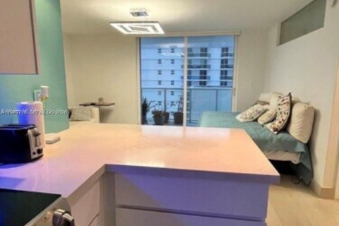 Снять в аренду кондоминиум в Майами-Бич, Флорида 1 спальня, 87.89м2, № 2079413 - фото 8