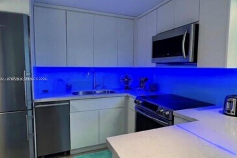 Снять в аренду кондоминиум в Майами-Бич, Флорида 1 спальня, 87.89м2, № 2079413 - фото 10