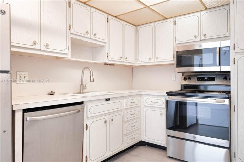 Copropriété à louer à Hallandale Beach, Floride: 1 chambre, 80.82 m2 № 1939985 - photo 5