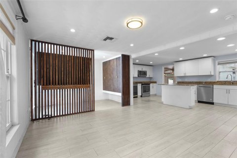 Casa en venta en Sarasota, Florida, 2 dormitorios, 119.01 m2 № 1684987 - foto 13