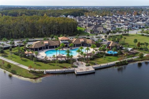House in Kissimmee, Florida 3 bedrooms, 158.49 sq.m. № 2127005 - photo 1