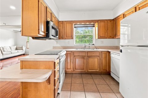 Купить виллу или дом в Тампа, Флорида 4 комнаты, 138.98м2, № 2351613 - фото 15