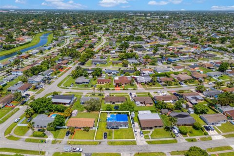 Casa en venta en Miami, Florida, 3 dormitorios, 154.78 m2 № 2176596 - foto 9