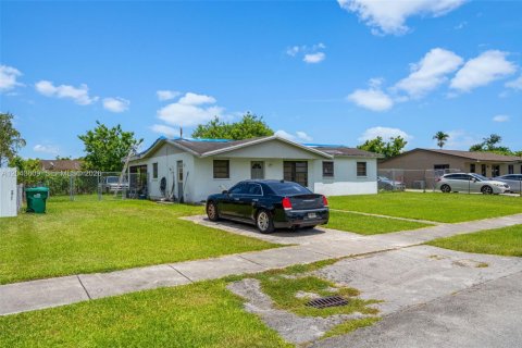 Casa en venta en Miami, Florida, 3 dormitorios, 154.78 m2 № 2176596 - foto 3