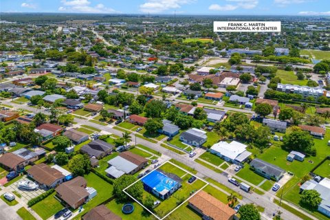 Casa en venta en Miami, Florida, 3 dormitorios, 154.78 m2 № 2176596 - foto 12