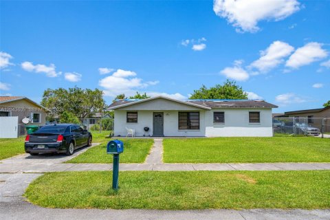 Casa en Miami, Florida 3 dormitorios, 154.78 m2 № 2176596