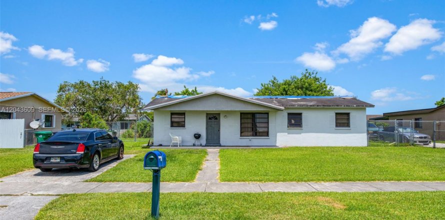 Casa en Miami, Florida 3 dormitorios, 154.78 m2 № 2176596