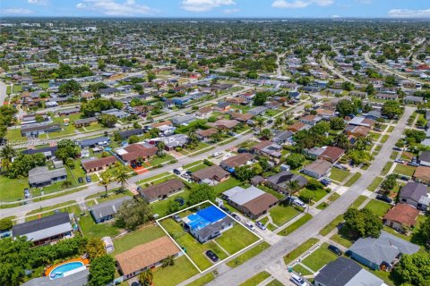 Casa en venta en Miami, Florida, 3 dormitorios, 154.78 m2 № 2176596 - foto 10