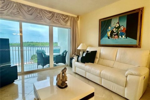 Condominio en venta en Sunny Isles Beach, Florida, 1 dormitorio, 70.79 m2 № 1943113 - foto 11