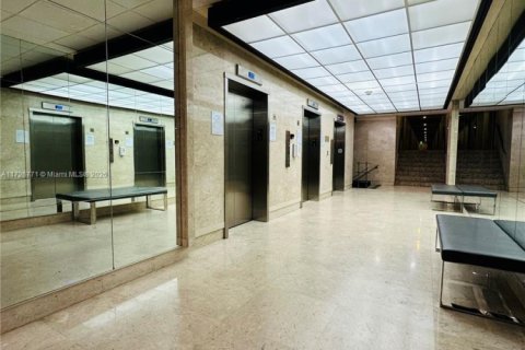 Condominio en venta en Sunny Isles Beach, Florida, 1 dormitorio, 70.79 m2 № 1943113 - foto 7