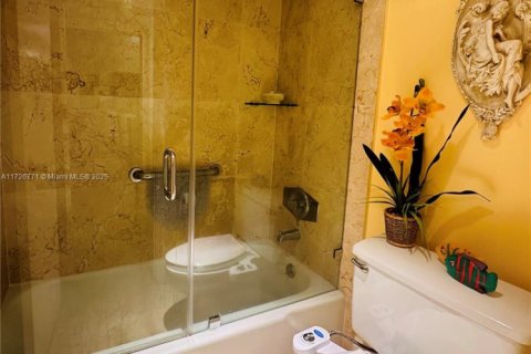 Condominio en venta en Sunny Isles Beach, Florida, 1 dormitorio, 70.79 m2 № 1943113 - foto 12