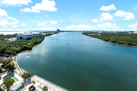 Condominio en venta en Sunny Isles Beach, Florida, 1 dormitorio, 70.79 m2 № 1943113 - foto 4