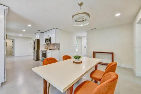 Villa ou maison à vendre à Clearwater, Floride: 4 chambres, 147.81 m2 № 2404659 - photo 14