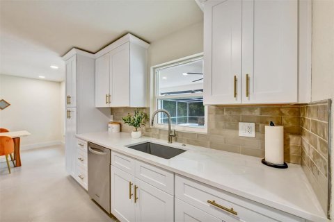 Villa ou maison à vendre à Clearwater, Floride: 4 chambres, 147.81 m2 № 2404659 - photo 9
