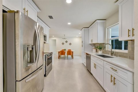 Villa ou maison à vendre à Clearwater, Floride: 4 chambres, 147.81 m2 № 2404659 - photo 7