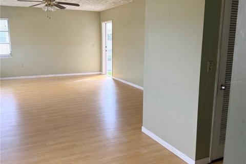 Condominio en venta en Saint Petersburg, Florida, 2 dormitorios, 90.12 m2 № 2118346 - foto 10
