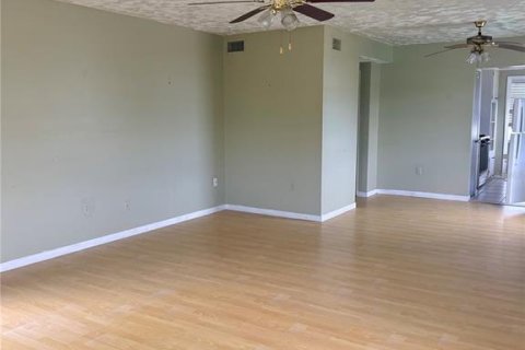 Condominio en venta en Saint Petersburg, Florida, 2 dormitorios, 90.12 m2 № 2118346 - foto 7