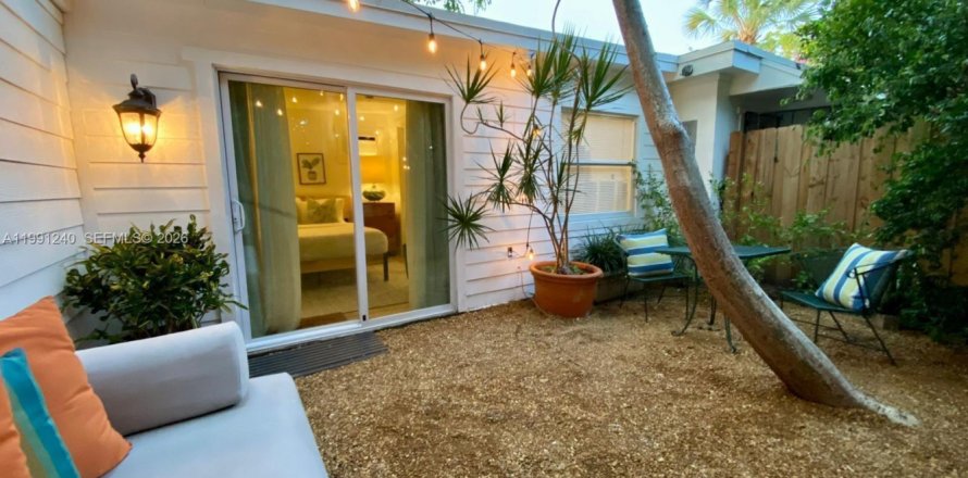 Studio in Fort Lauderdale, Florida № 2057497