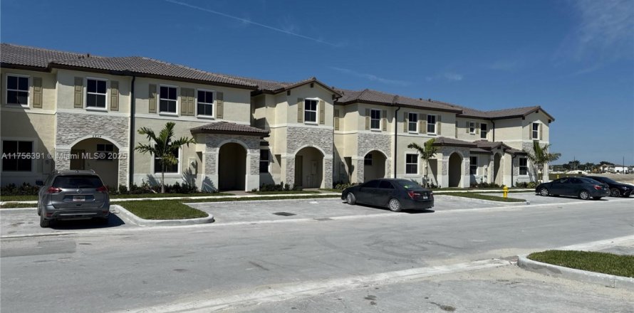 Townhouse in Homestead, Florida 3 bedrooms № 1730752