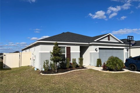 Villa ou maison à vendre à Haines City, Floride: 4 chambres, 157.56 m2 № 1570763 - photo 1