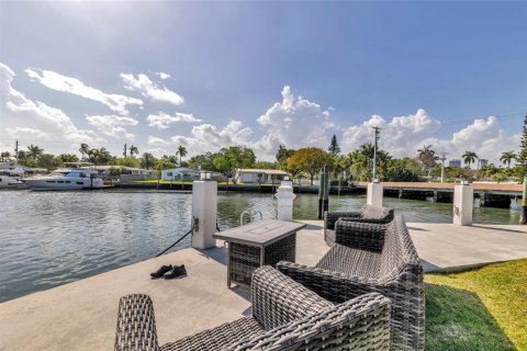 House in Fort Lauderdale, Florida 4 bedrooms, 160.26 sq.m. № 2083408 - photo 22