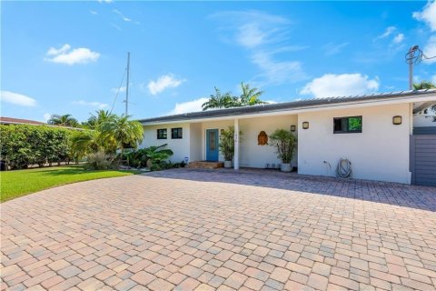 House in Fort Lauderdale, Florida 4 bedrooms, 160.26 sq.m. № 2083408 - photo 24