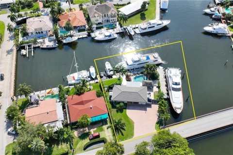 House in Fort Lauderdale, Florida 4 bedrooms, 160.26 sq.m. № 2083408 - photo 6