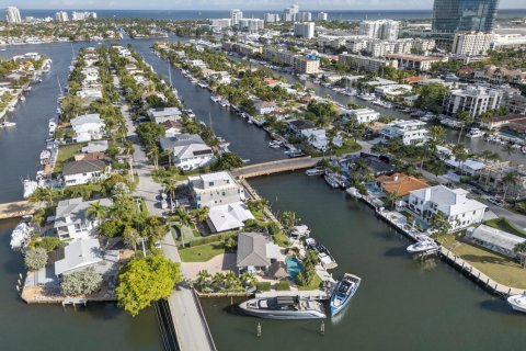 House in Fort Lauderdale, Florida 4 bedrooms, 160.26 sq.m. № 2083408 - photo 9