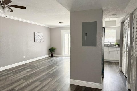 Condo in Tampa, Florida, 2 bedrooms  № 1773721 - photo 2