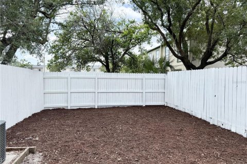 Condo in Tampa, Florida, 2 bedrooms  № 1773721 - photo 20