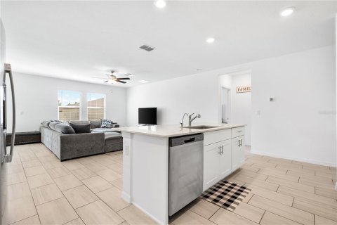 House in Wimauma, Florida 6 bedrooms, 312.34 sq.m. № 2429153 - photo 13