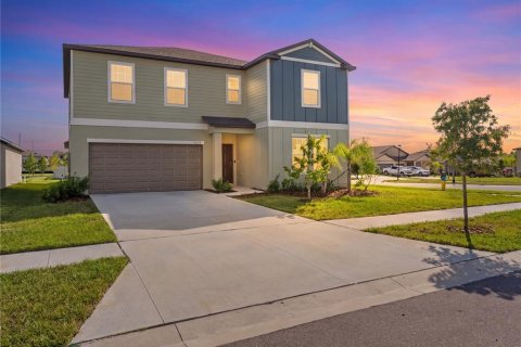 House in Wimauma, Florida 6 bedrooms, 312.34 sq.m. № 2429153