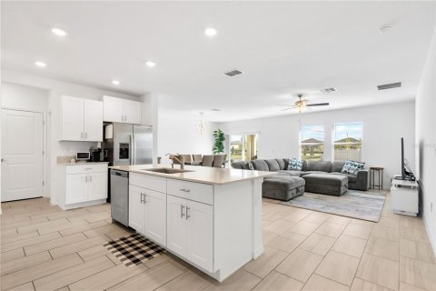 House in Wimauma, Florida 6 bedrooms, 312.34 sq.m. № 2429153 - photo 10
