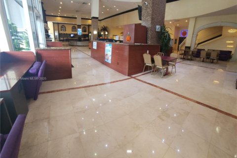 Condo in Sunny Isles Beach, Florida  № 1768789 - photo 12