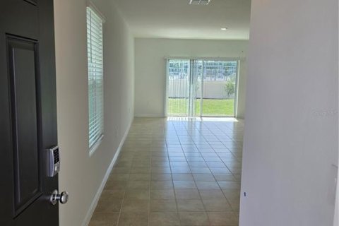 Casa en alquiler en Haines City, Florida, 3 dormitorios, 135.17 m2 № 1900190 - foto 3